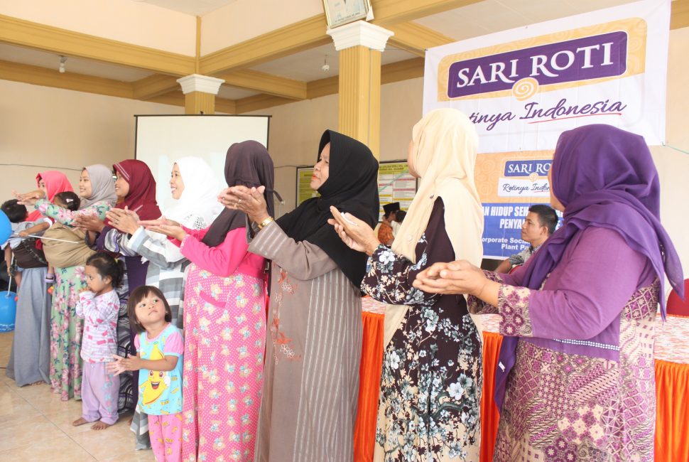 Clean-Living Counseling PT Nippon Indosari Corpindo Tbk . Washing Hand Properly to Prevent Diarrhea
